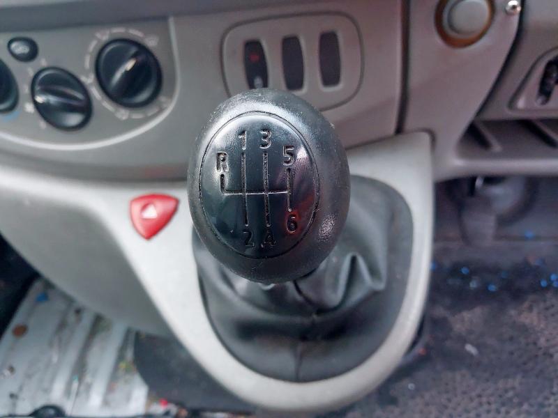 2004 VAUXHALL VIVARO 2700 DTI SWB 