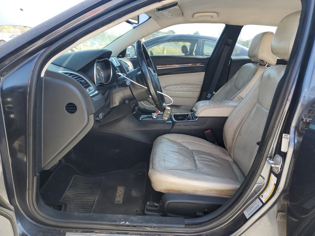 2018 Chrysler 300 Limited VIN: 2C3CCAEG1JH137059 Lot: 82185005