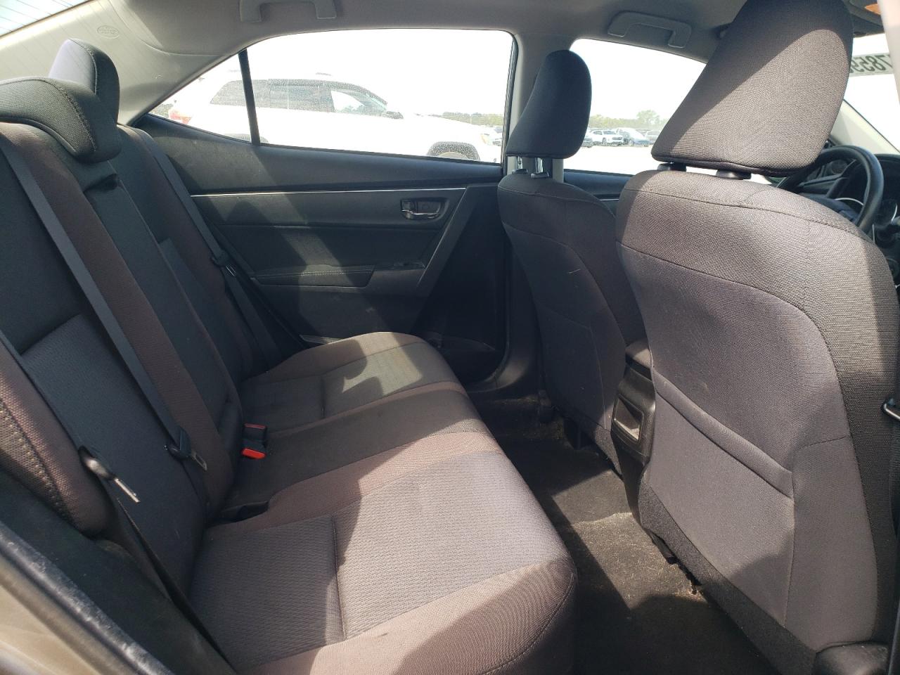 2018 Toyota Corolla L VIN: 5YFBURHE7JP778854 Lot: 84785965