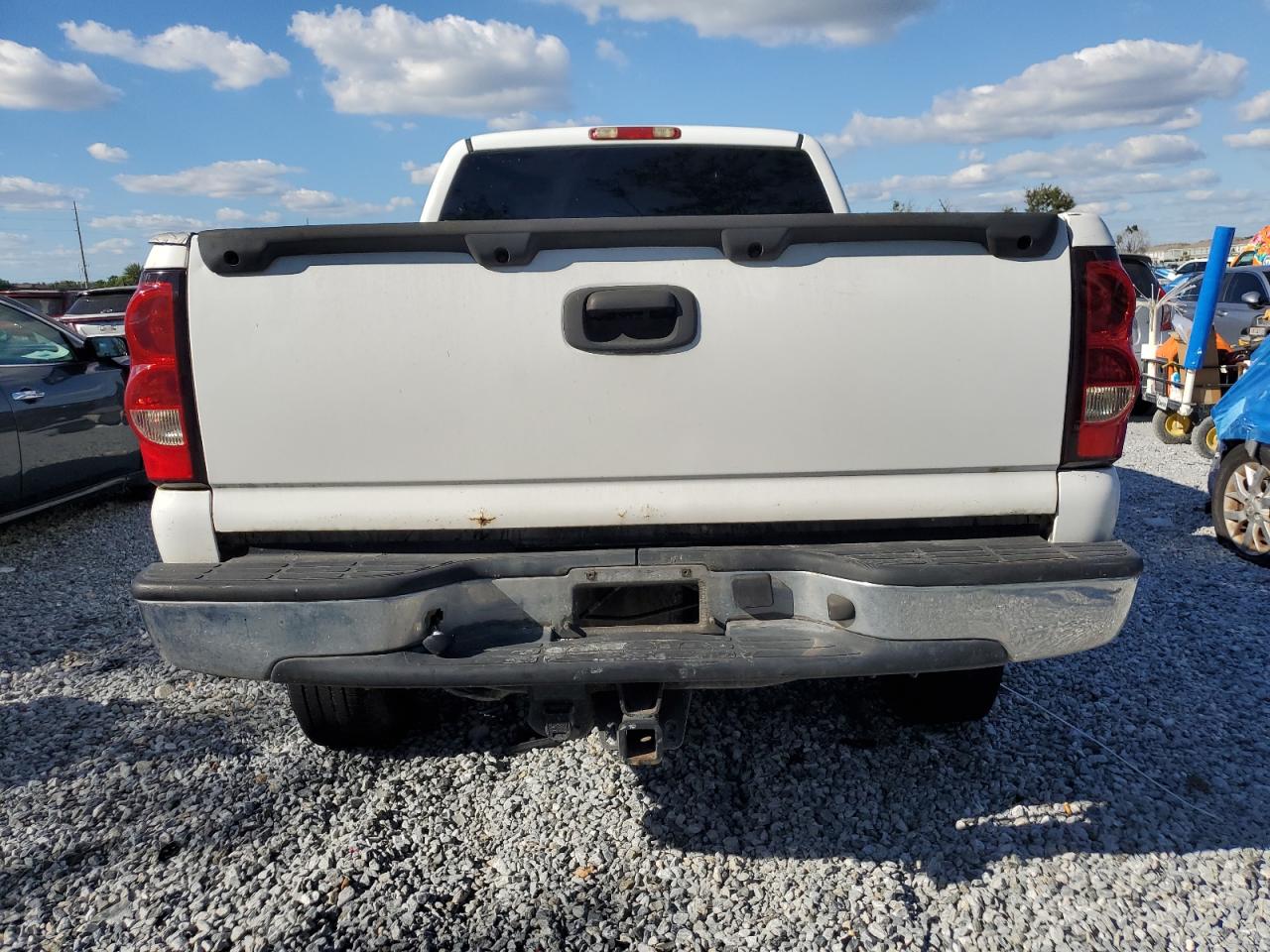 2003 Chevrolet Silverado C2500 Heavy Duty VIN: 1GCHC29U03E305016 Lot: 94433235