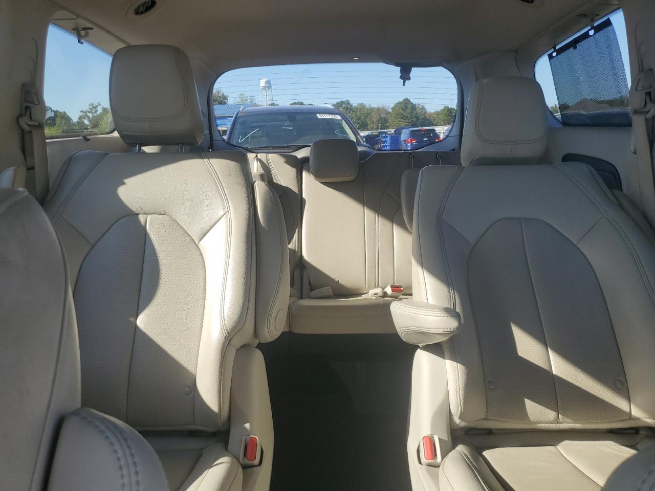 2018 Chrysler Pacifica Hybrid Touring L VIN: 2C4RC1L74JR164419 Lot: 85110825