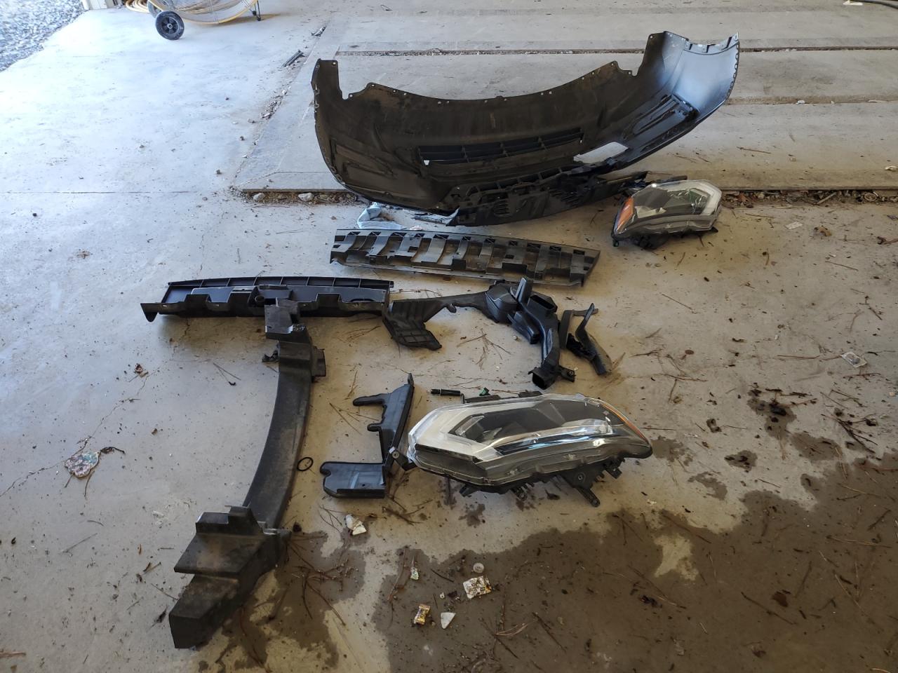 2017 Nissan Rogue S VIN: JN8AT2MT3HW384610 Lot: 82123585