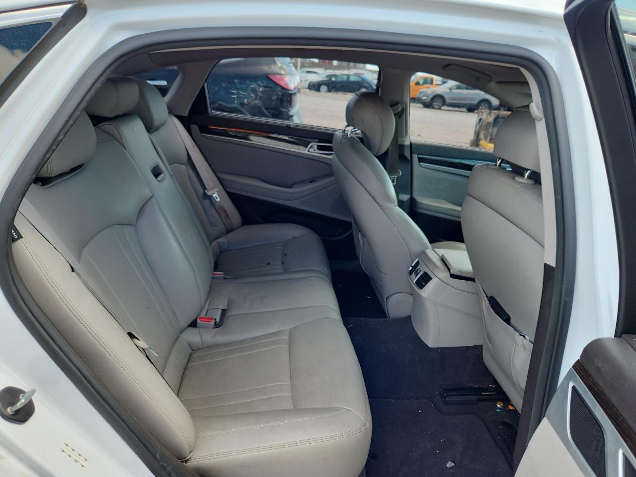 2017 Genesis G80 Base VIN: KMHGN4JE5HU181047 Lot: 82230755