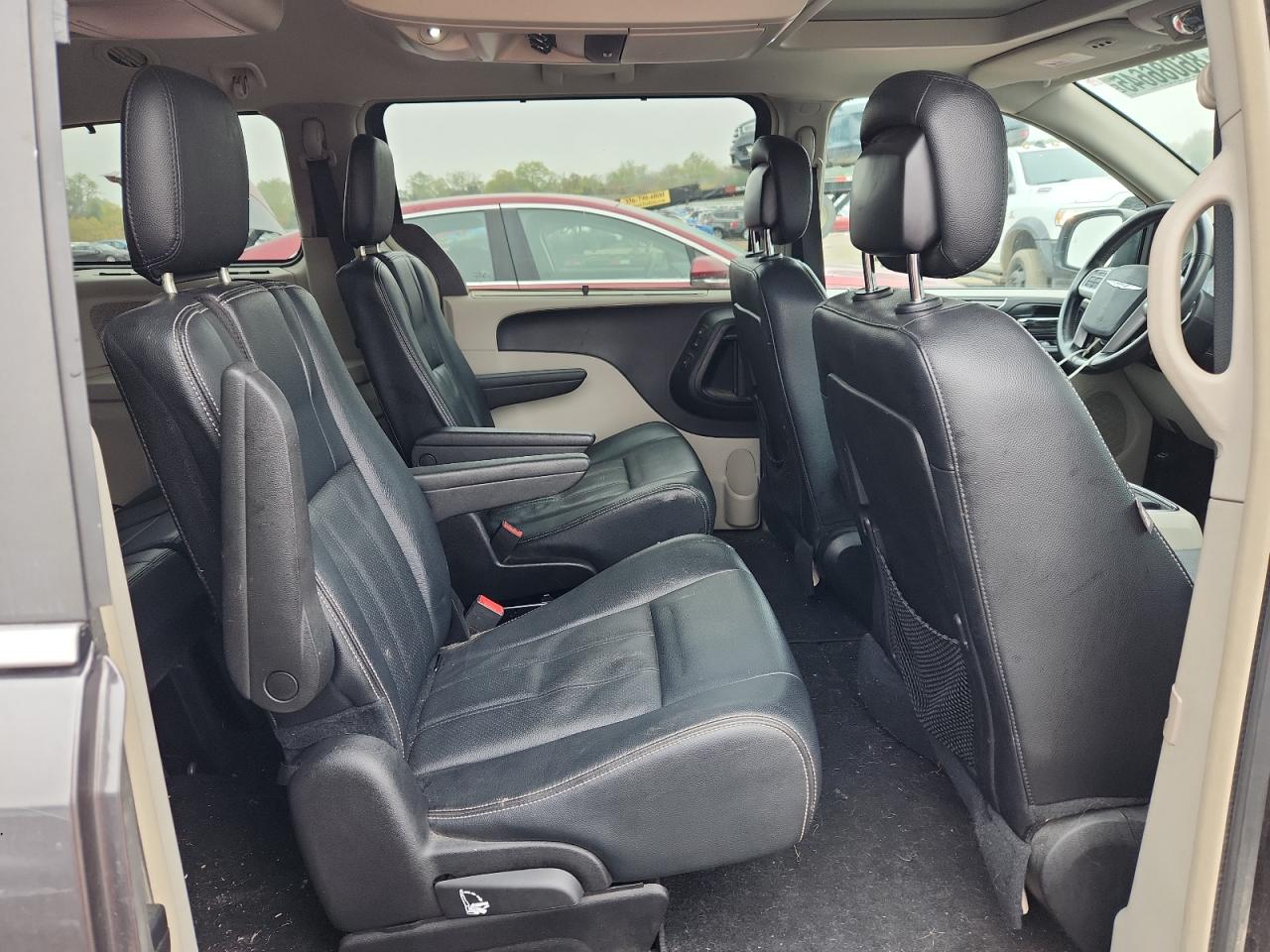 2016 Chrysler Town & Country Touring L VIN: 2C4RC1CG9GR215518 Lot: 86086645