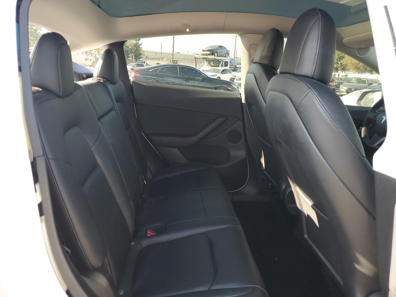 2022 Tesla Model Y VIN: 7SAYGDEF1NF438332 Lot: 84586025