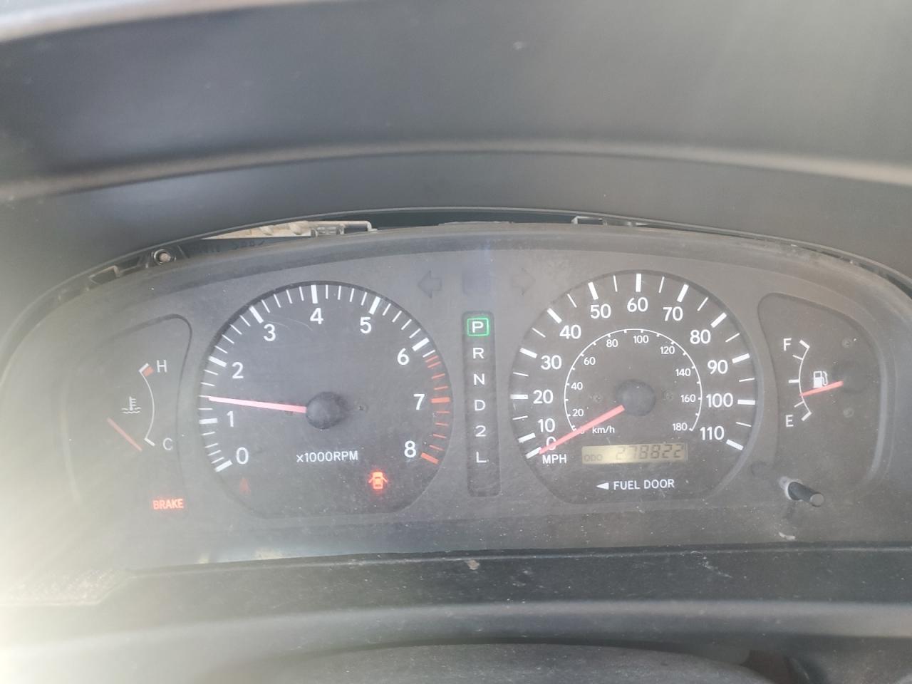 2000 Toyota Sienna Le VIN: 4T3ZF13C1YU260724 Lot: 82685775