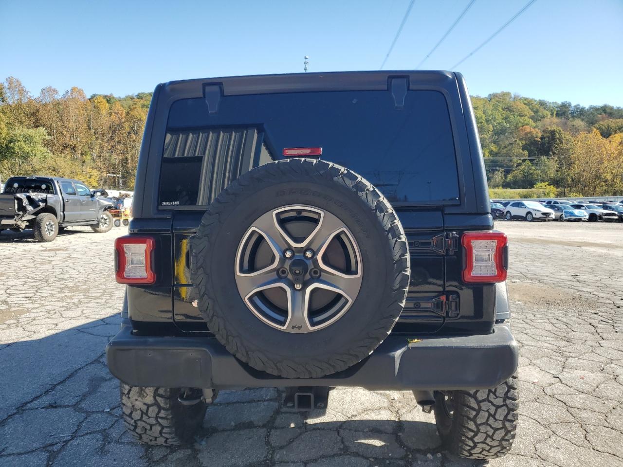 2018 Jeep Wrangler Unlimited Sport VIN: 1C4HJXDG8JW111118 Lot: 87263855