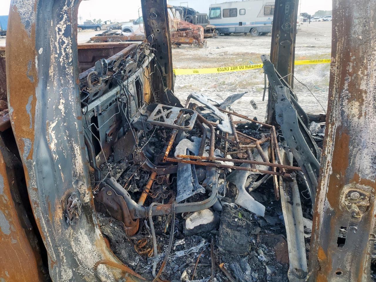 2025 GMC Sierra K1500 Slt VIN: 3GTUUDED4SG184172 Lot: 84460375