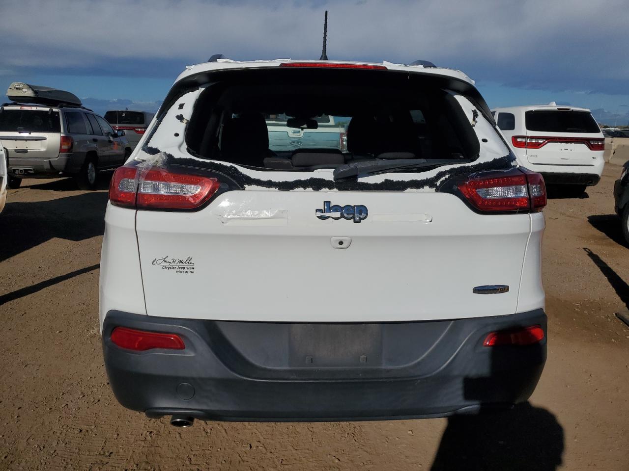 2016 Jeep Cherokee Latitude VIN: 1C4PJLCB8GW356133 Lot: 68397765