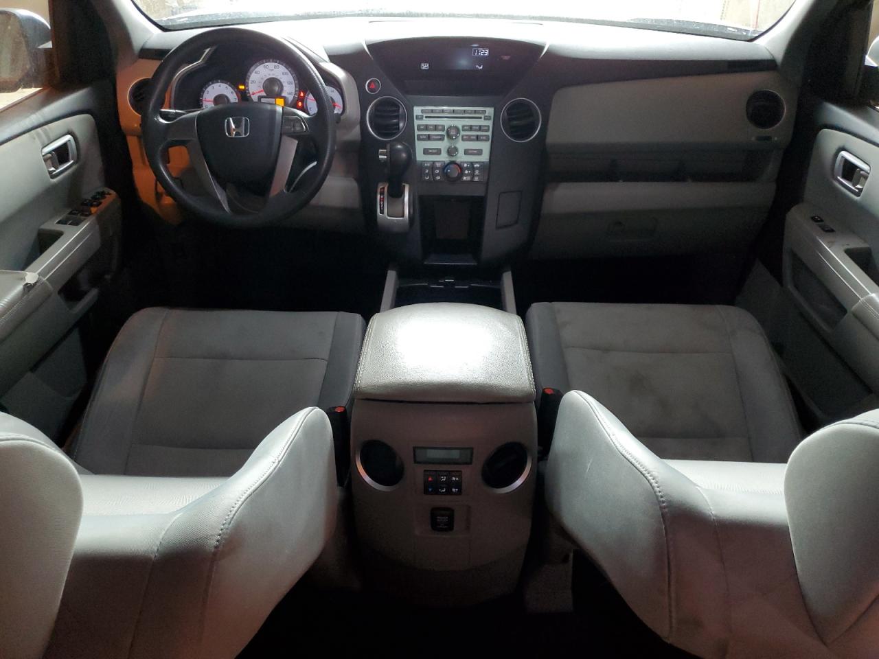 2010 Honda Pilot Lx VIN: 5FNYF3H21AB019331 Lot: 81974225