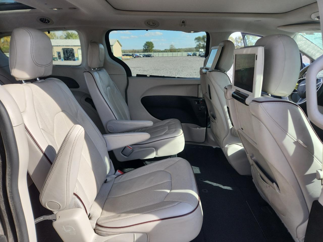 2017 Chrysler Pacifica Limited VIN: 2C4RC1GG6HR812735 Lot: 90452675