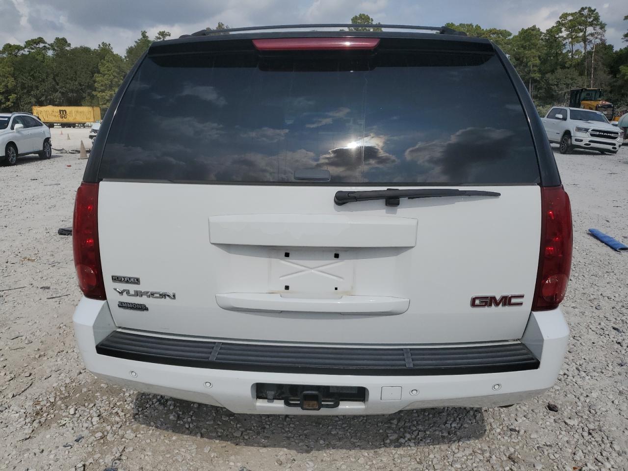 2007 GMC Yukon VIN: 1GKFC13007R263635 Lot: 89629715
