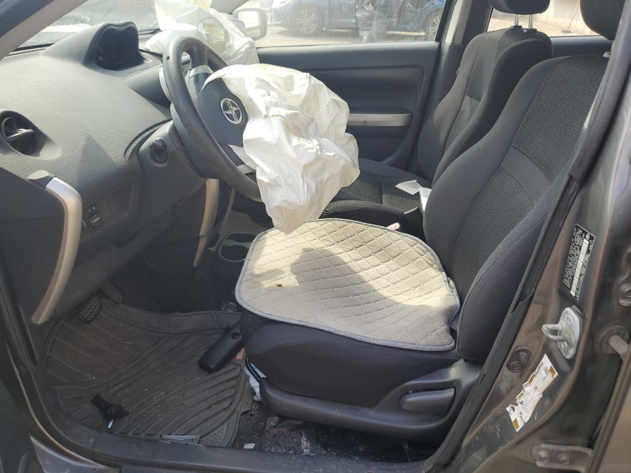 2005 Toyota Scion Xa VIN: JTKKT624850120955 Lot: 82211805