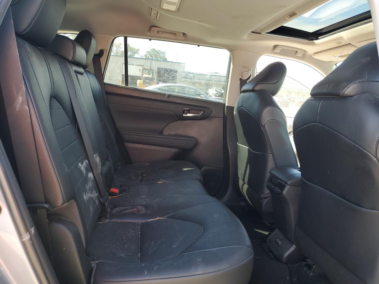 2022 Toyota Highlander Xle VIN: 5TDGZRAH8NS128794 Lot: 84743195