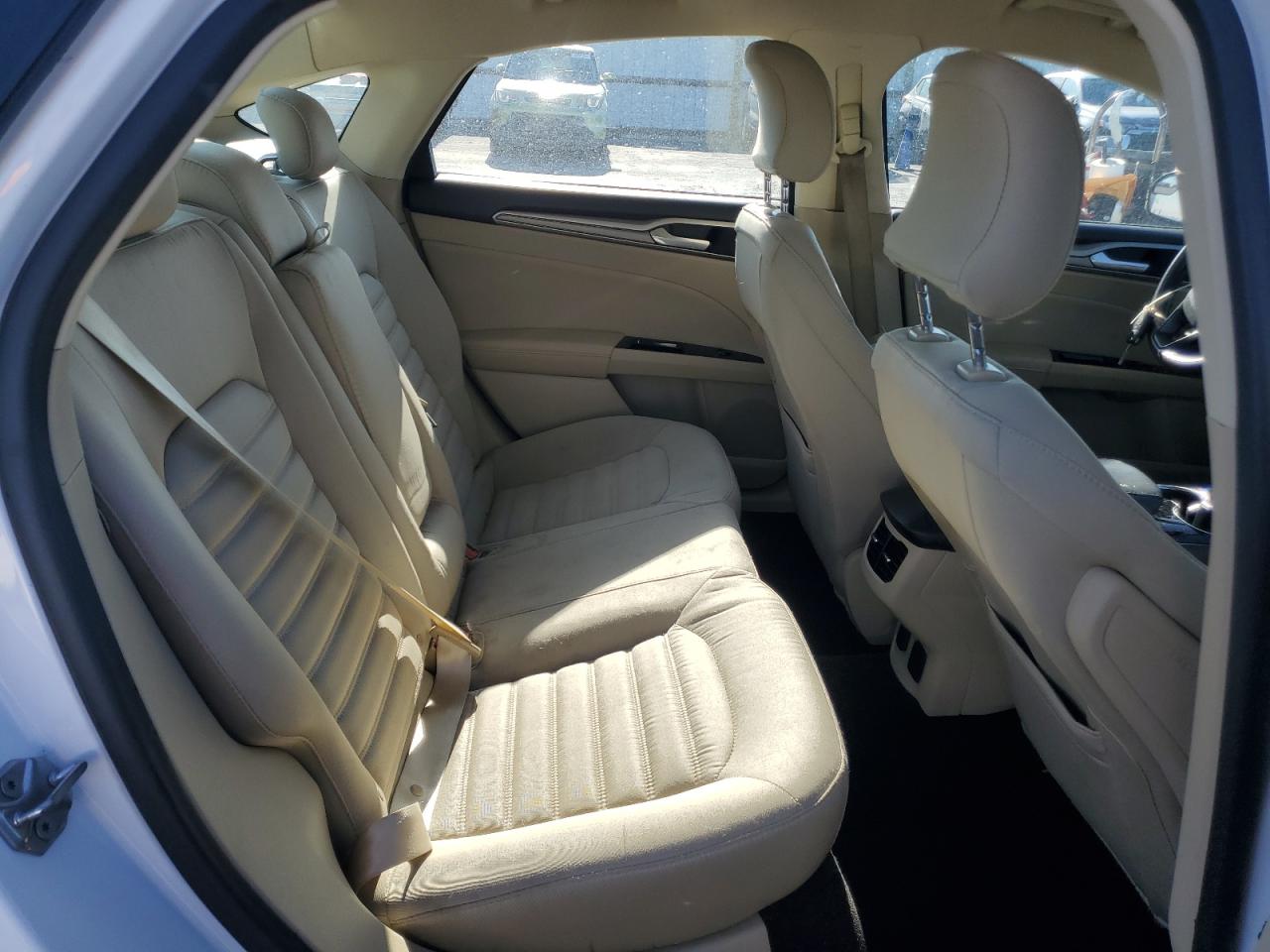 2015 Ford Fusion Se Hybrid VIN: 3FA6P0LU4FR196382 Lot: 86660965