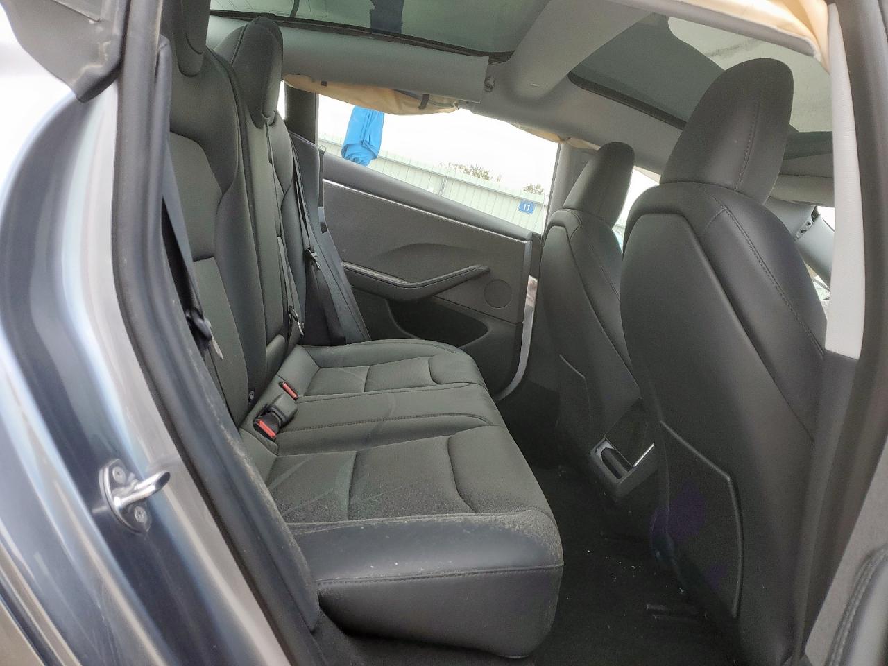 2025 Tesla Model 3 VIN: 5YJ3E1EAXSF975440 Lot: 90507415