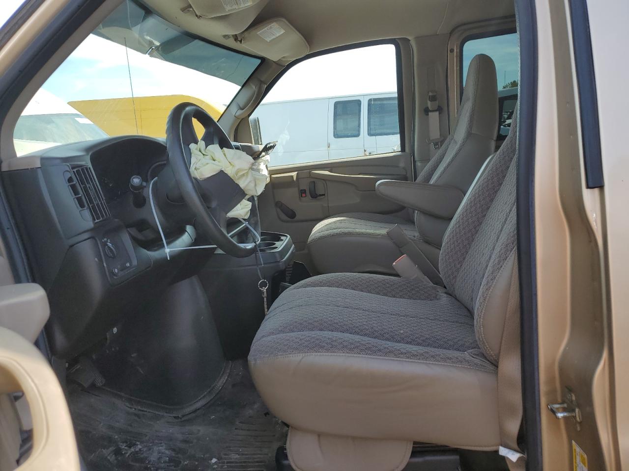 2006 Chevrolet Express G2500 VIN: 1GCGG25V461165496 Lot: 84552425