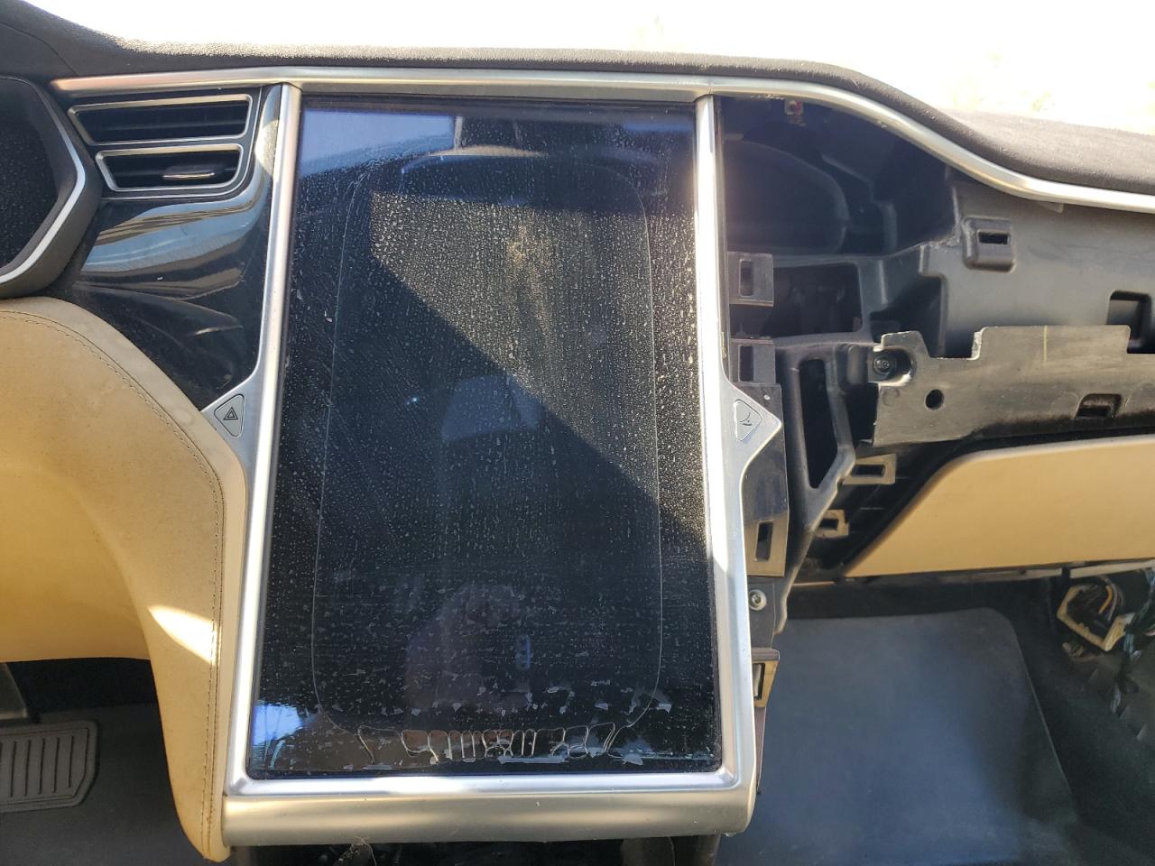 2015 Tesla Model S 85D VIN: 5YJSA4H21FF087551 Lot: 82465805