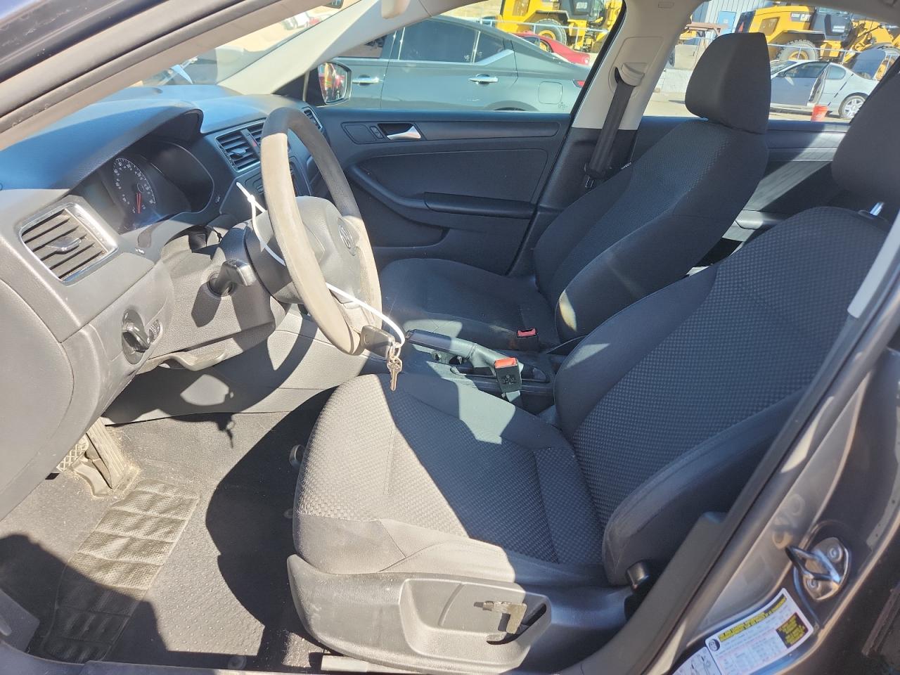 2013 Volkswagen Jetta Base VIN: 3VW2K7AJ1DM382381 Lot: 84917105