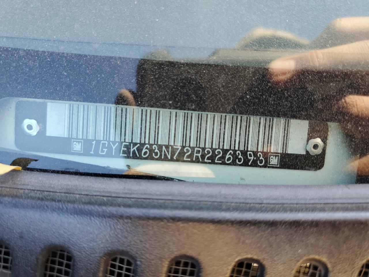 2002 Cadillac Escalade Luxury VIN: 1GYEK63N72R226393 Lot: 87104925