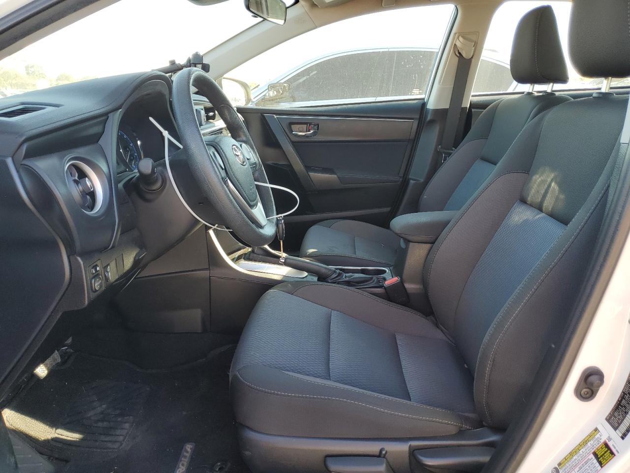 2017 Toyota Corolla L VIN: 2T1BURHE8HC879542 Lot: 84477975