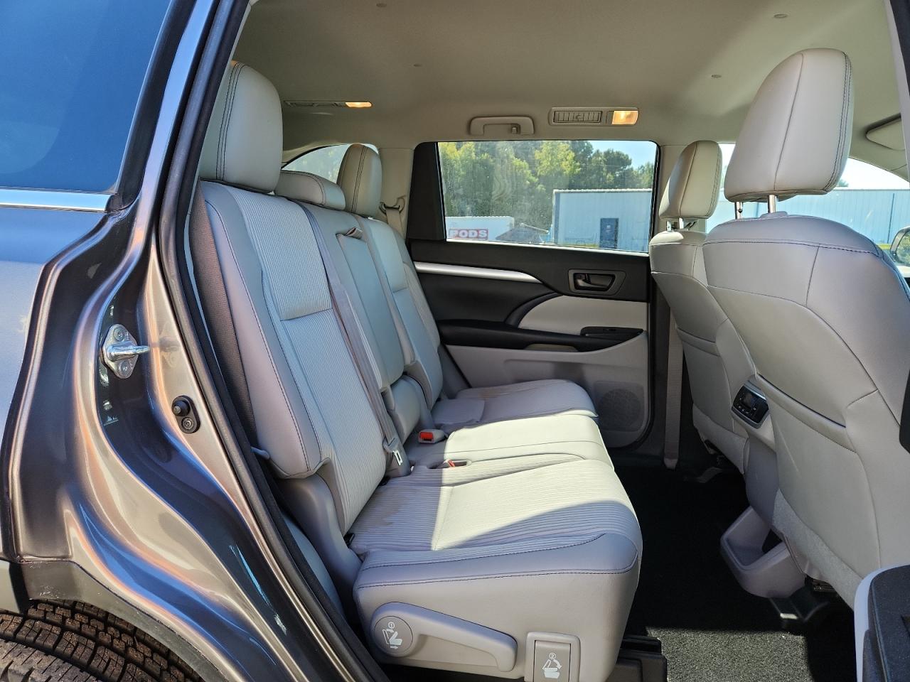 2017 Toyota Highlander Le VIN: 5TDZZRFH1HS217693 Lot: 87403995