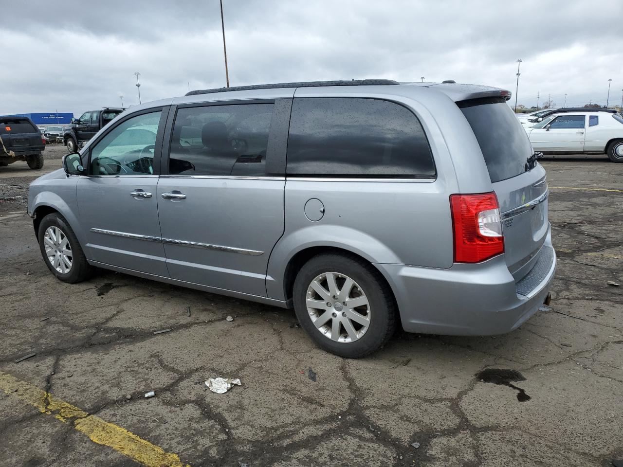 2015 Chrysler Town & Country Touring silver van flexible 2C4RC1BG2FR629921 photo #3