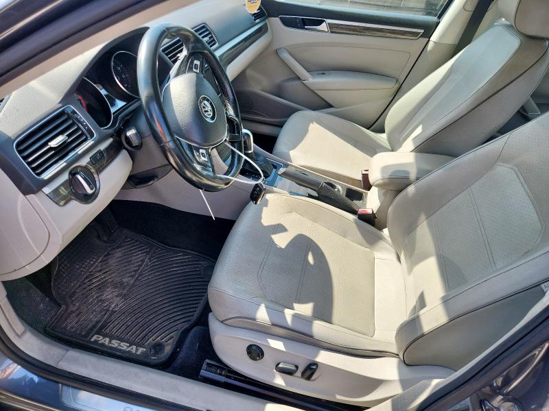 Седаны VOLKSWAGEN PASSAT 2016 Серый