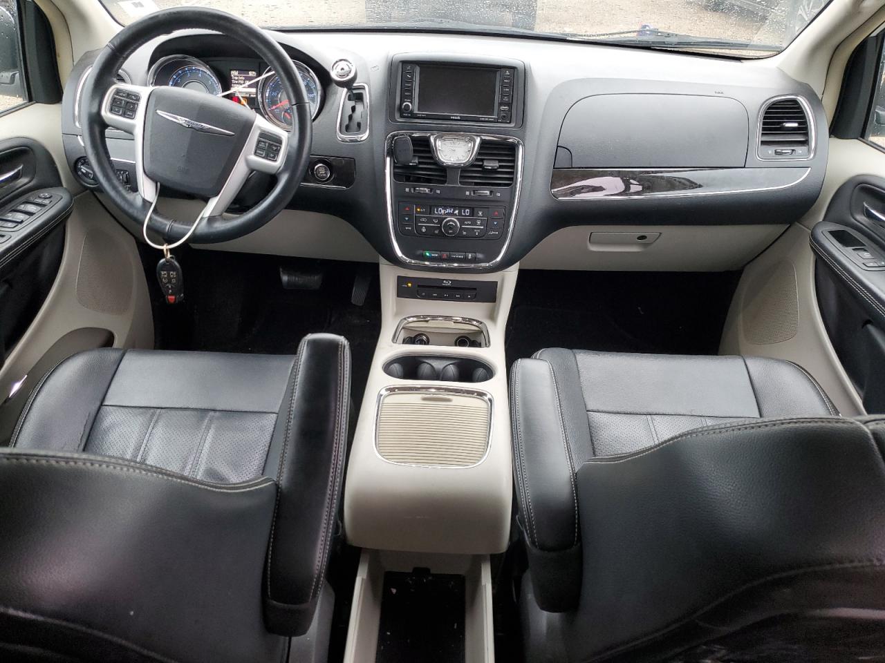 2016 Chrysler Town & Country Touring L VIN: 2C4RC1CGXGR121034 Lot: 85331795