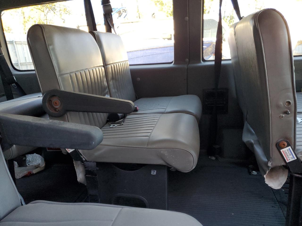 2005 Ford Econoline E350 Super Duty Van VIN: 1FTSS34L05HB37327 Lot: 87282555