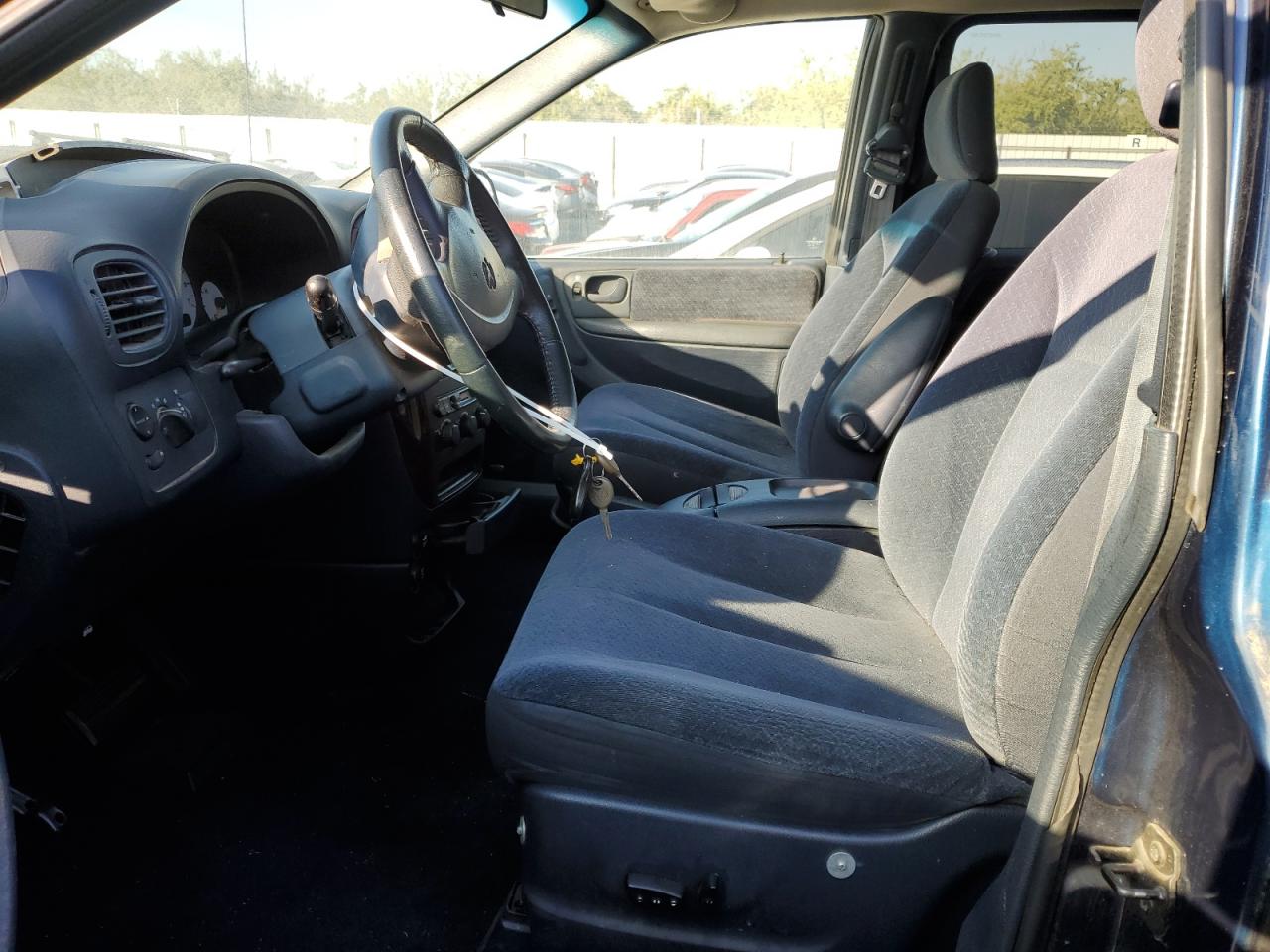 2001 Dodge Grand Caravan Sport VIN: 2B4GT44L71R253516 Lot: 87467985