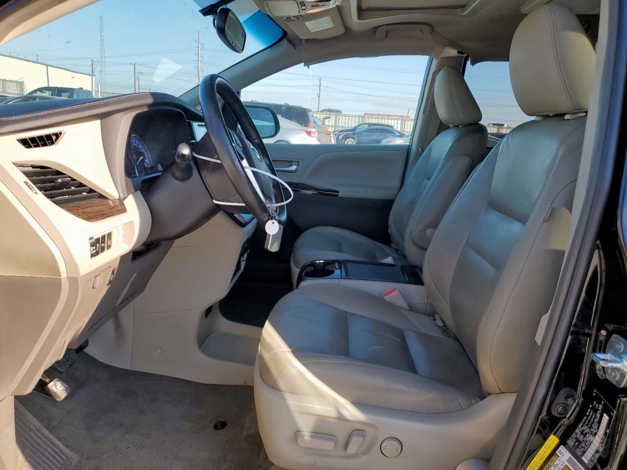 2015 Toyota Sienna Xle VIN: 5TDYK3DC4FS629981 Lot: 85315005