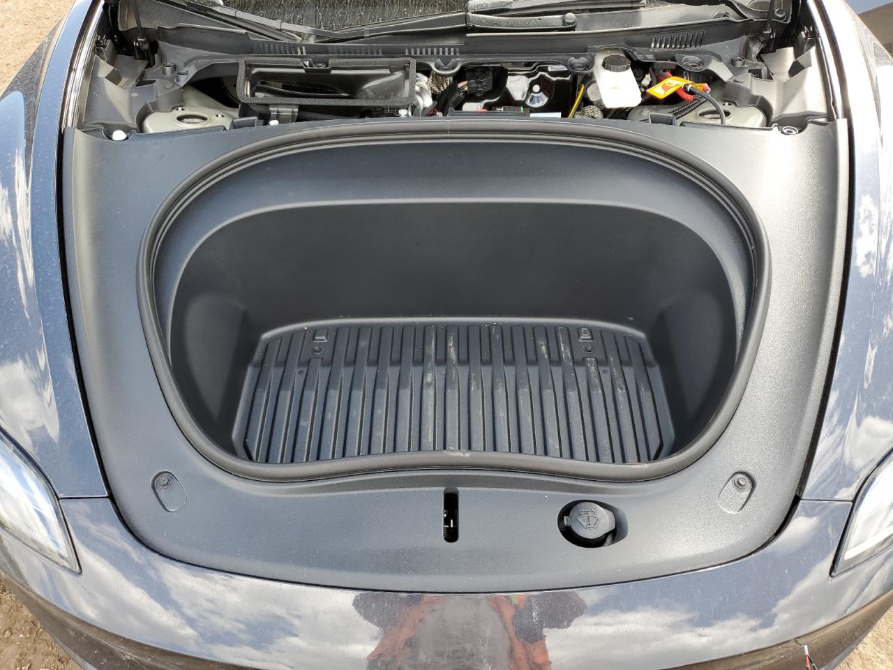 2025 Tesla Model 3 VIN: 5YJ3E1EB4SF061077 Lot: 84879385