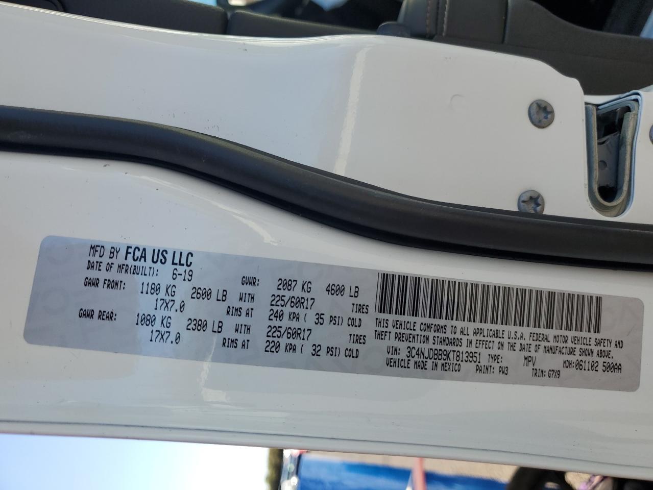 2019 Jeep Compass Latitude VIN: 3C4NJDBB9KT813951 Lot: 82427025