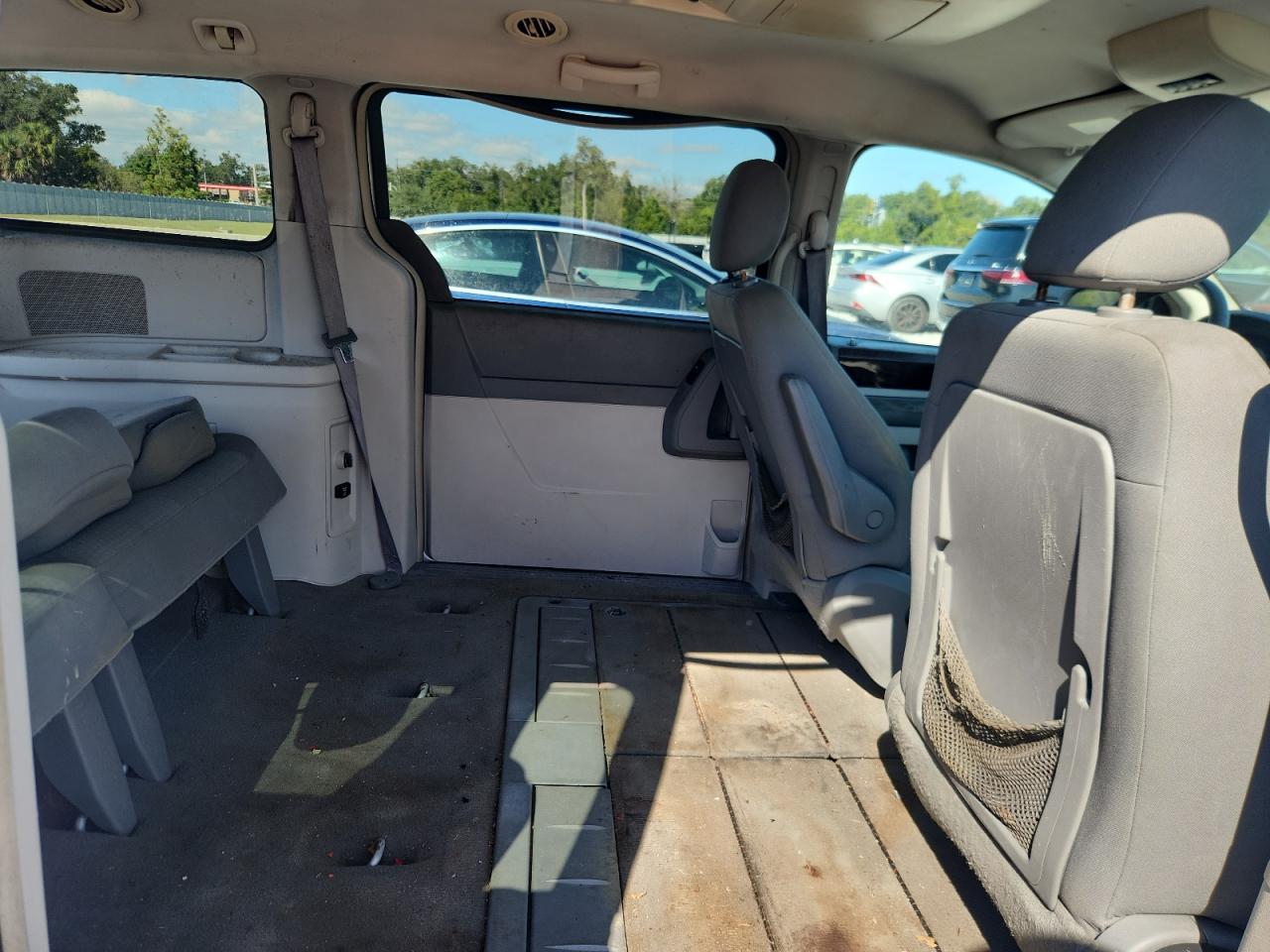 2010 Chrysler Town & Country Touring VIN: 2A4RR5D13AR230307 Lot: 82600555