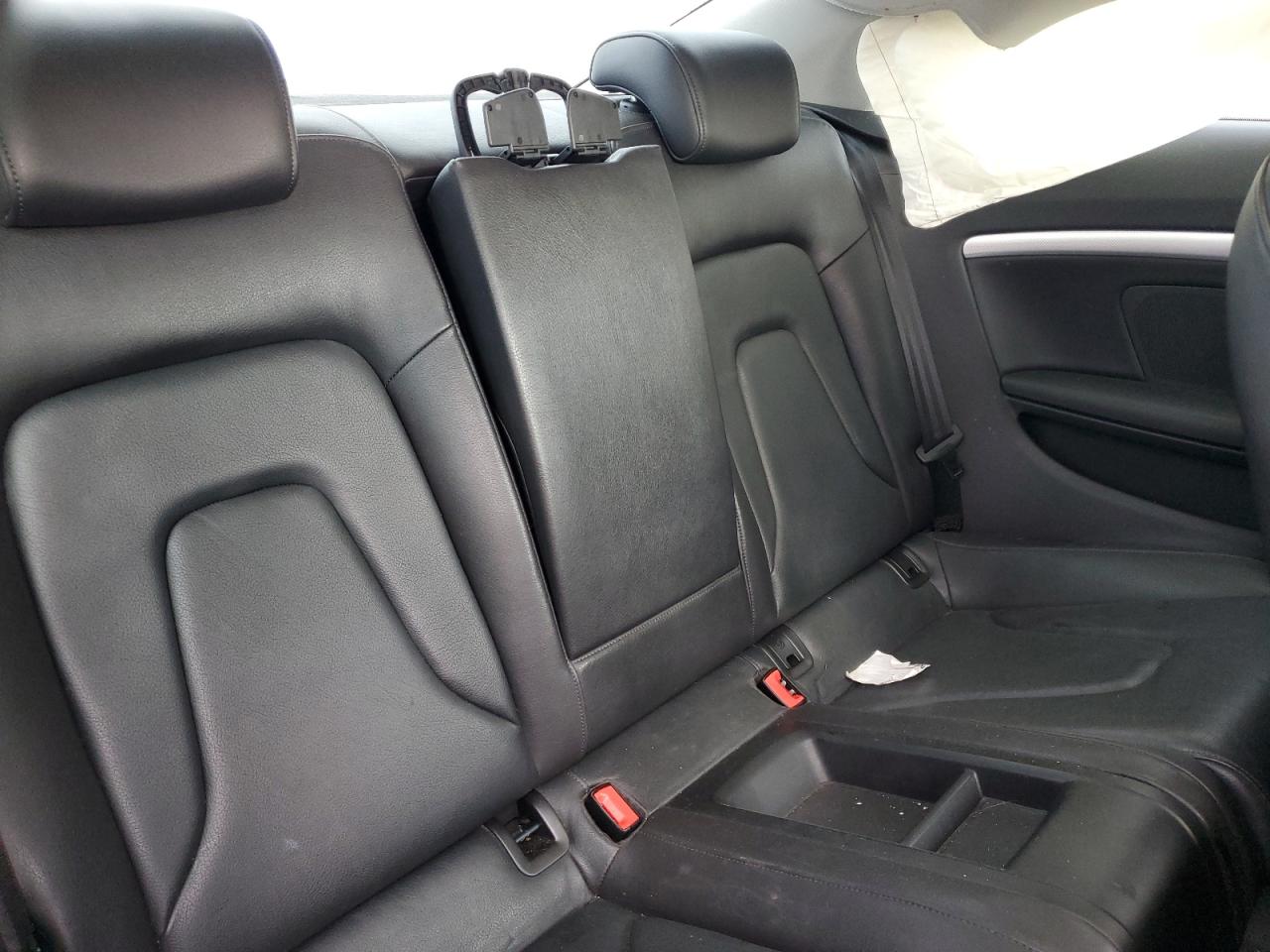 2010 Audi A5 Premium Plus VIN: WAULFAFRXAA078933 Lot: 85860785