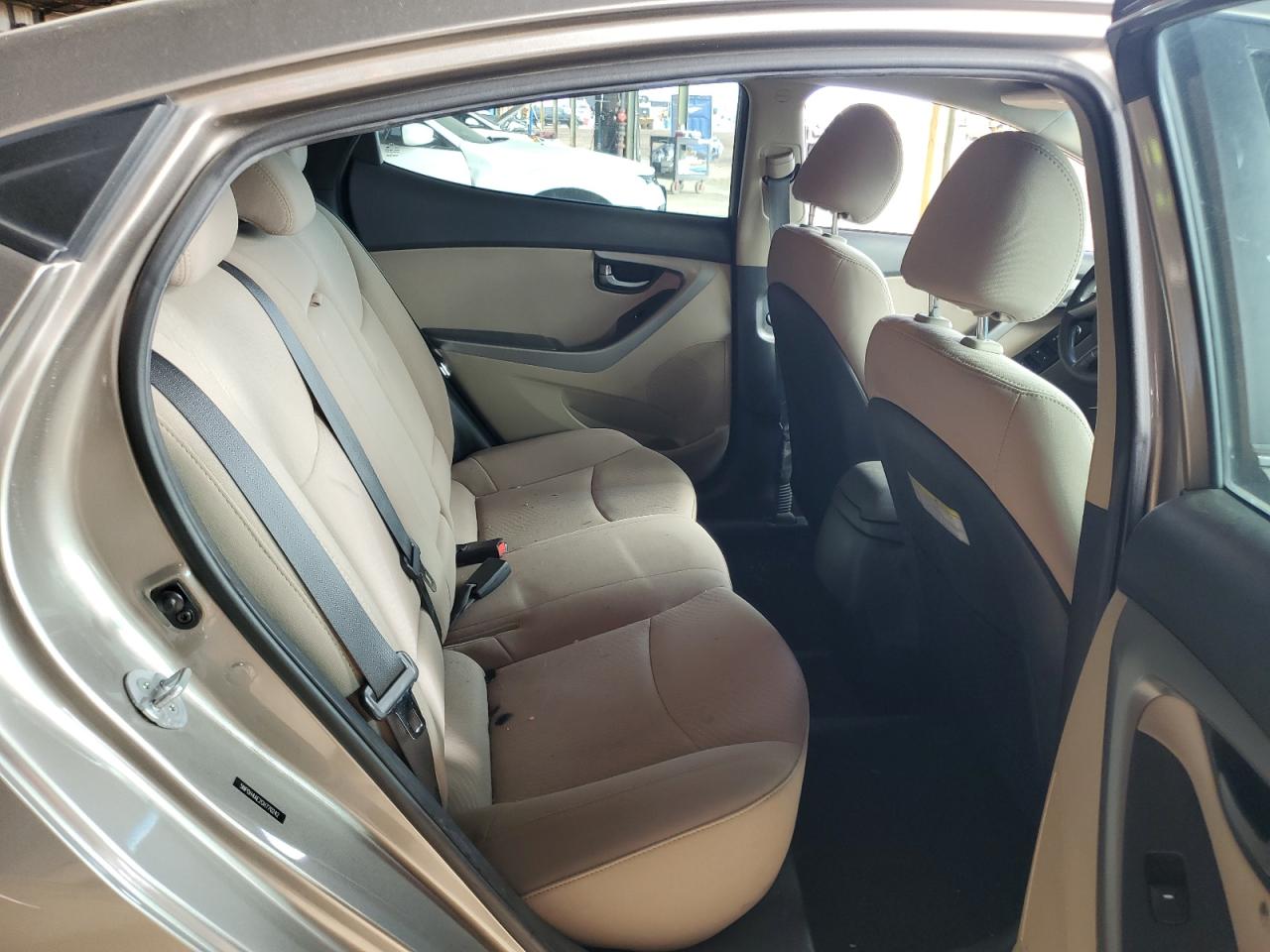 2016 Hyundai Elantra Se VIN: 5NPDH4AE2GH770242 Lot: 82366135