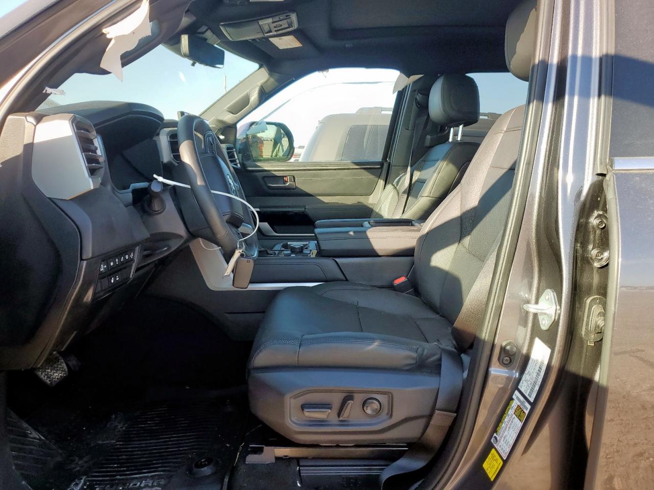 2025 Toyota Tundra Crewmax Limited VIN: 5TFJA5DB8SX238702 Lot: 85550555