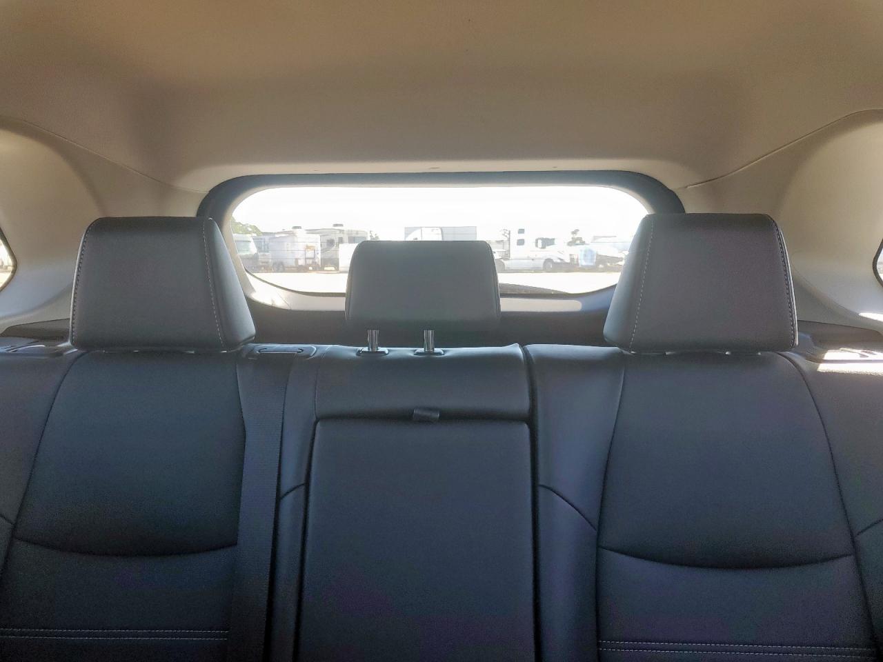 2024 Toyota Rav4 Xle Premium VIN: 2T3C1RFV0RC297587 Lot: 90058565