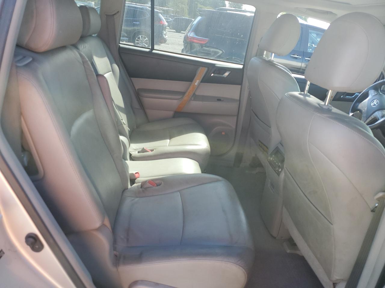 2009 Toyota Highlander Hybrid Limited VIN: JTEEW44A092032457 Lot: 82636835