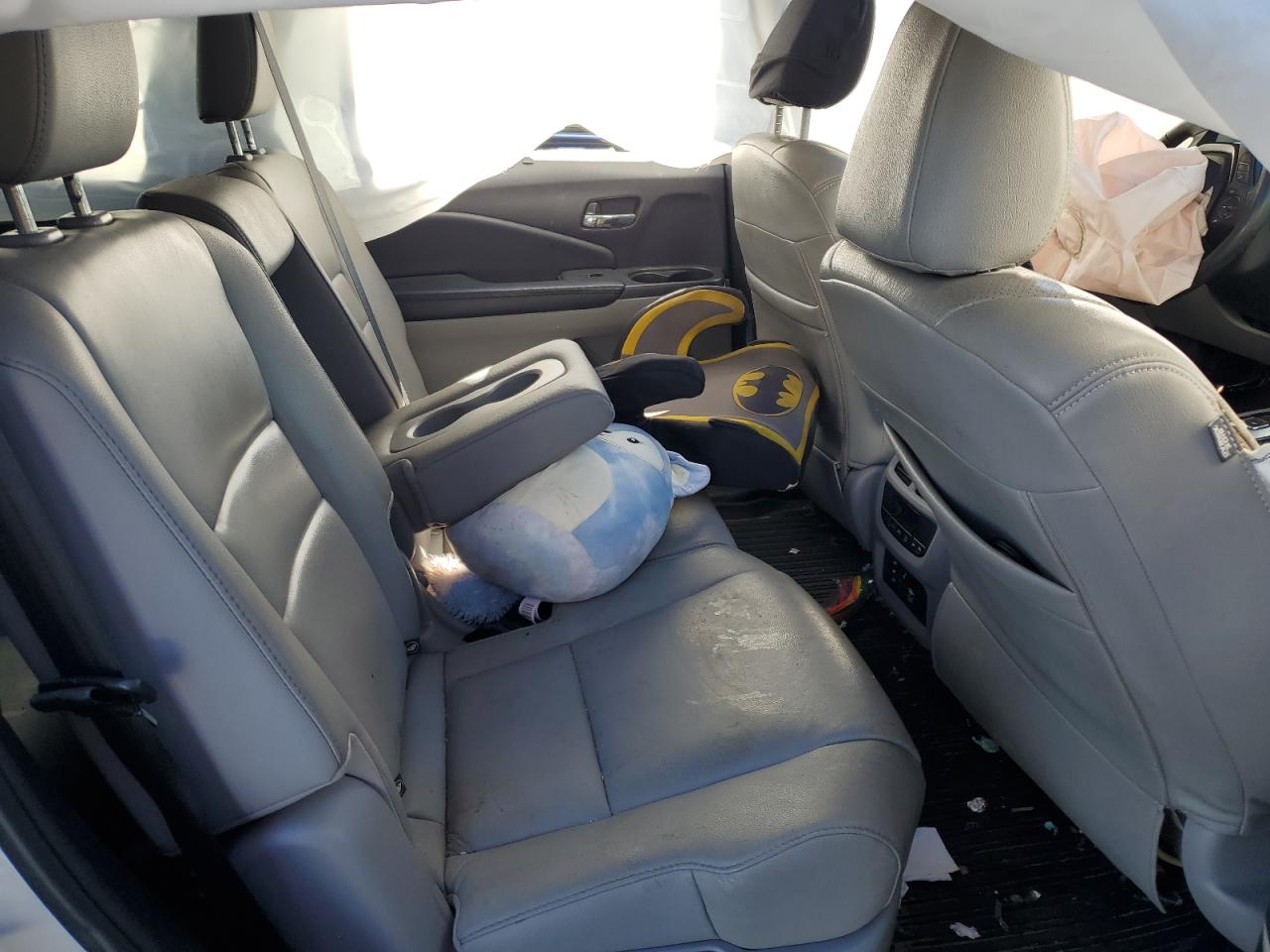 2018 Honda Pilot Touring VIN: 5FNYF5H93JB011143 Lot: 90495955