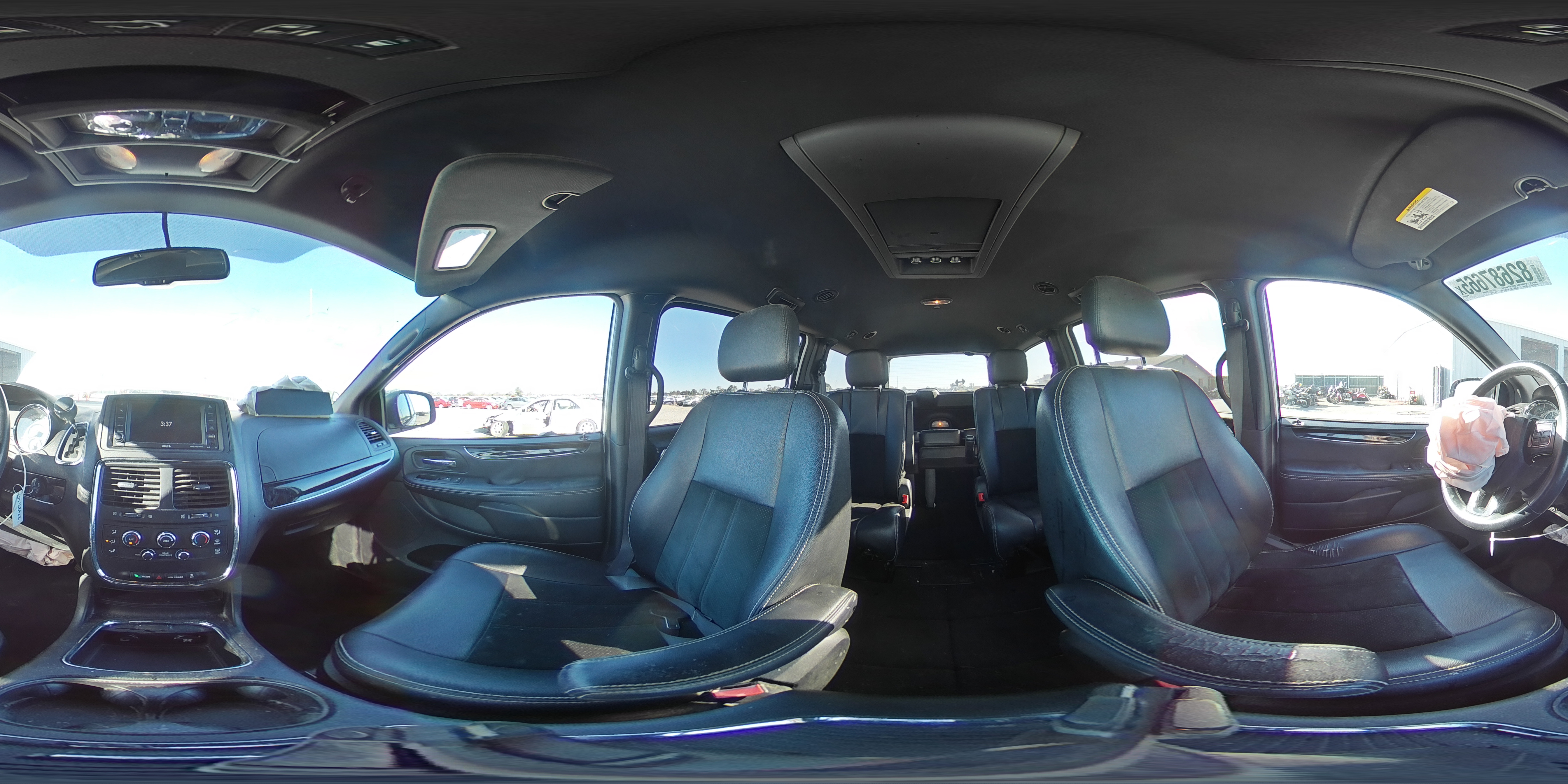 2017 Dodge Grand Caravan Sxt VIN: 2C4RDGCGXHR548182 Lot: 82687665