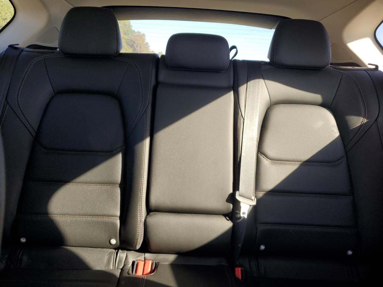 2022 Mazda Cx-5 Premium VIN: JM3KFBDM0N1573683 Lot: 86618295