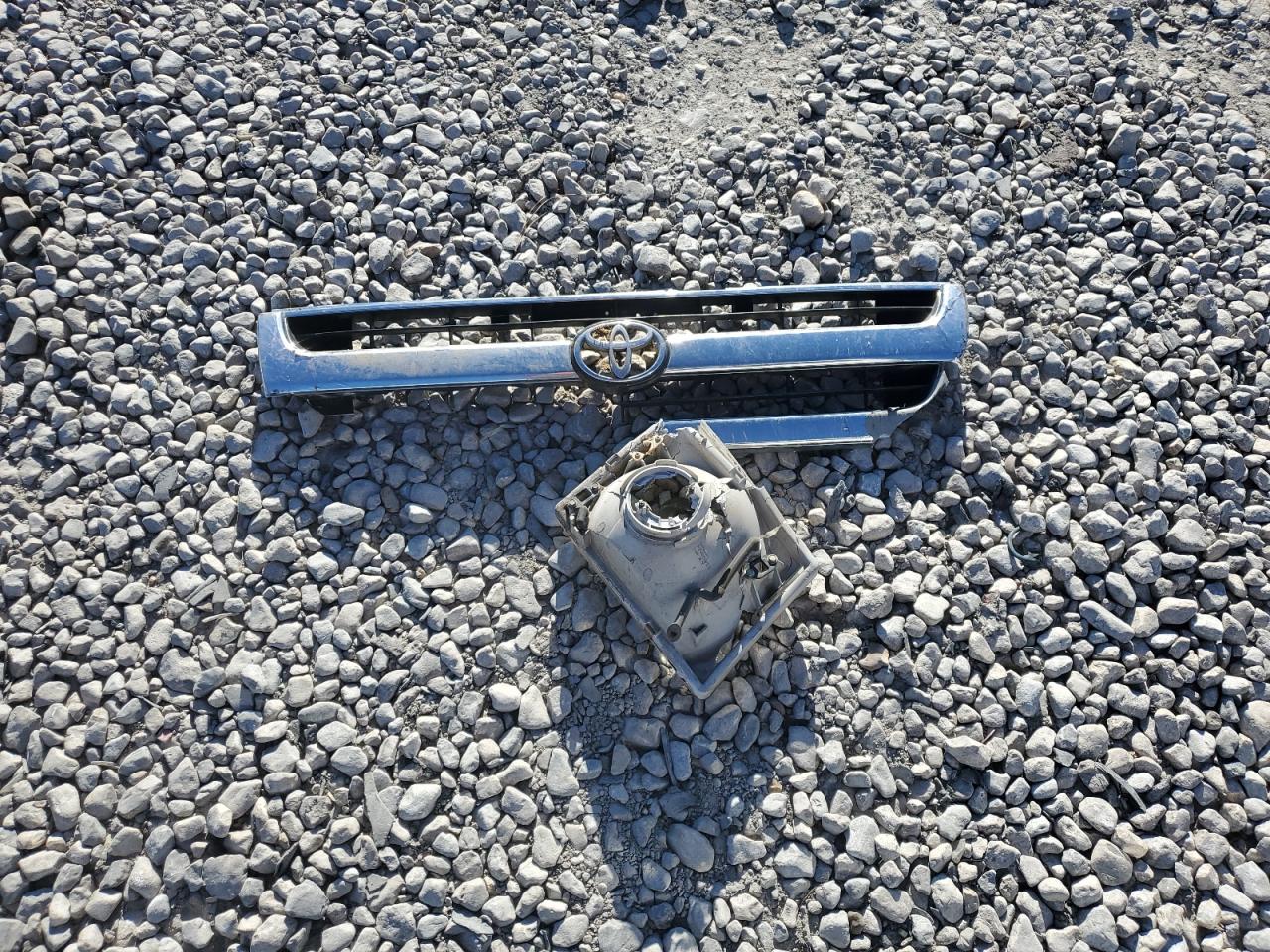 2000 Toyota Tacoma VIN: 4TANL42NXYZ584715 Lot: 84707135