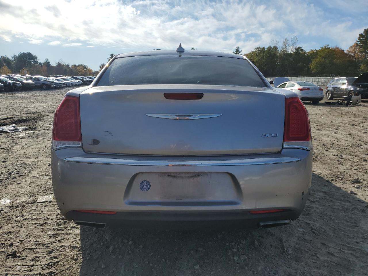 2015 Chrysler 300 Limited VIN: 2C3CCAAGXFH756255 Lot: 82662025