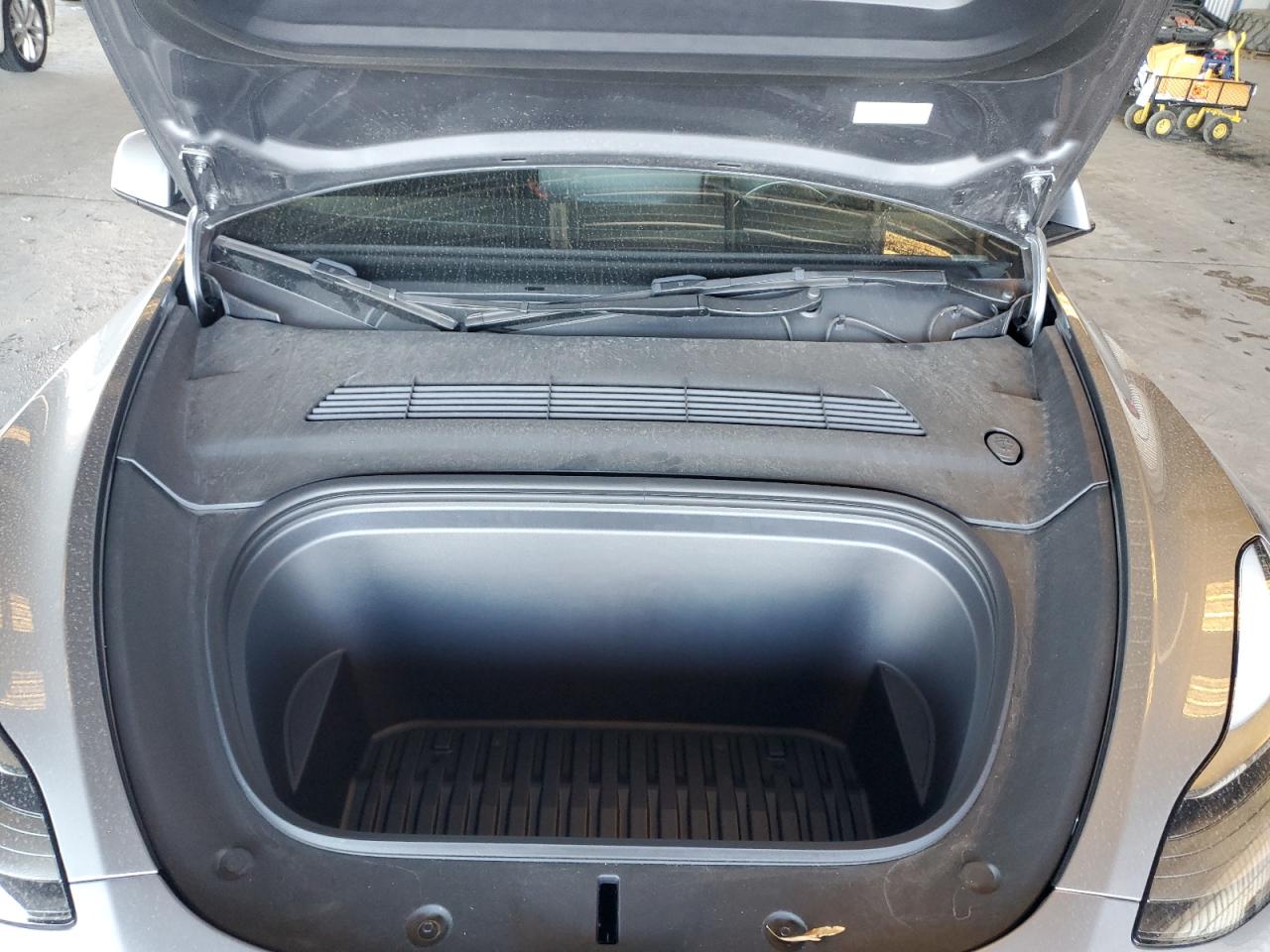 2024 Tesla Model Y VIN: 7SAYGDEE2RF106834 Lot: 89711075