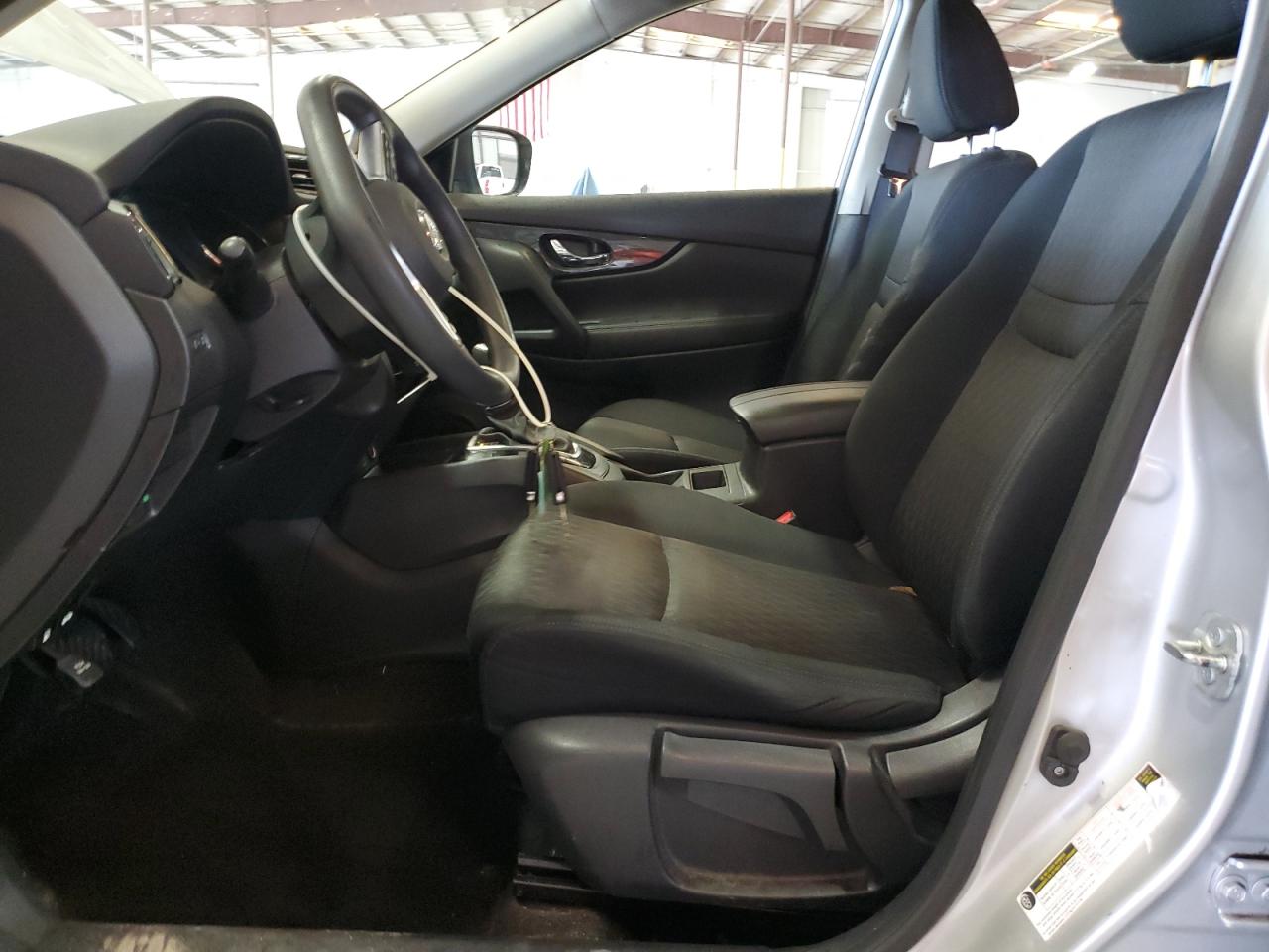 2017 Nissan Rogue S VIN: JN8AT2MT4HW140142 Lot: 80872455