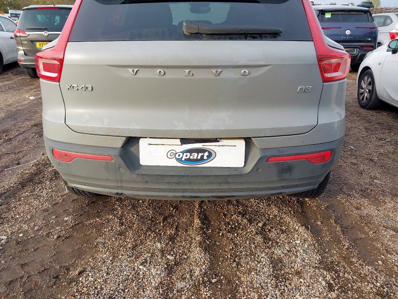 2024 VOLVO XC40 2.0 B3P PLUS DARK 5DR AUTO