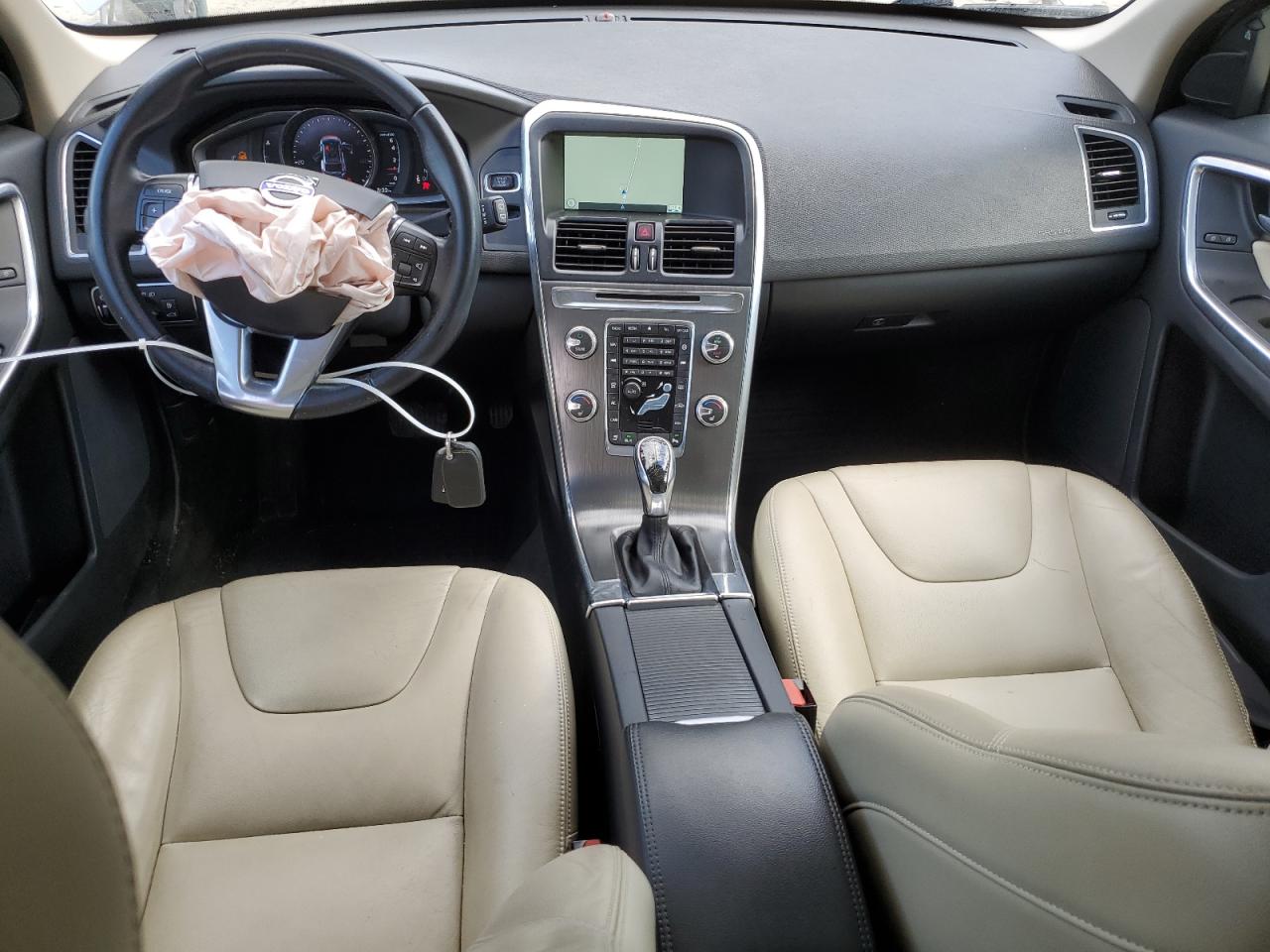 2016 Volvo Xc60 T5 Premier VIN: YV440MDK8G2910768 Lot: 84828655