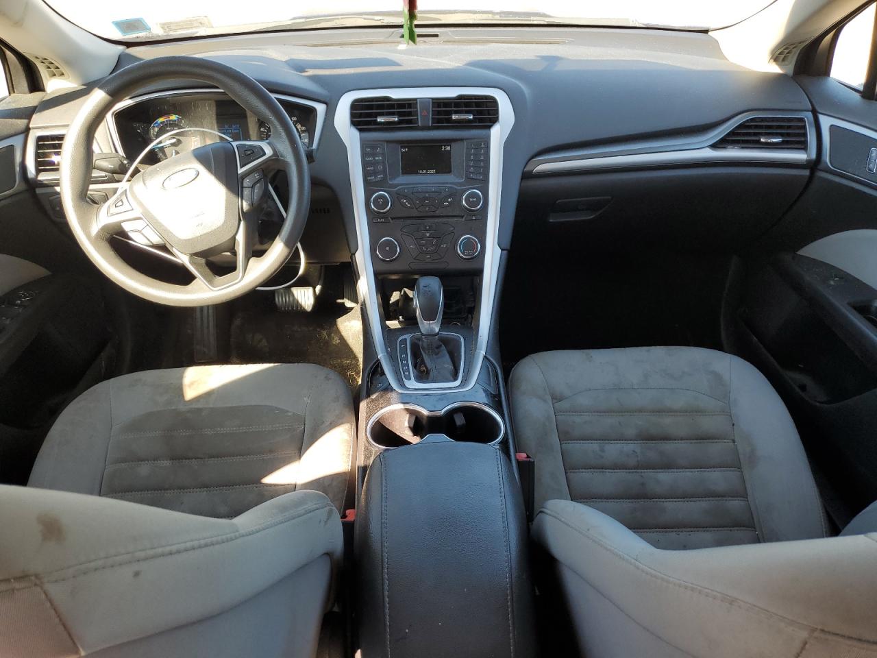 2015 Ford Fusion S VIN: 3FA6P0G77FR210294 Lot: 81973085